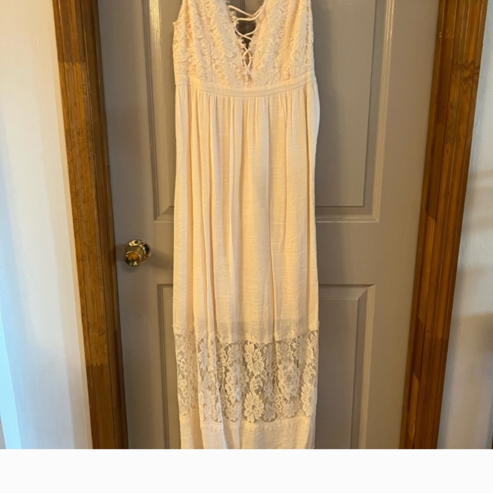 Forever 21 Cream Lace Maxi Dress